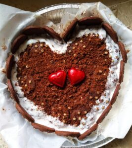 torta a cuore al cioccolato